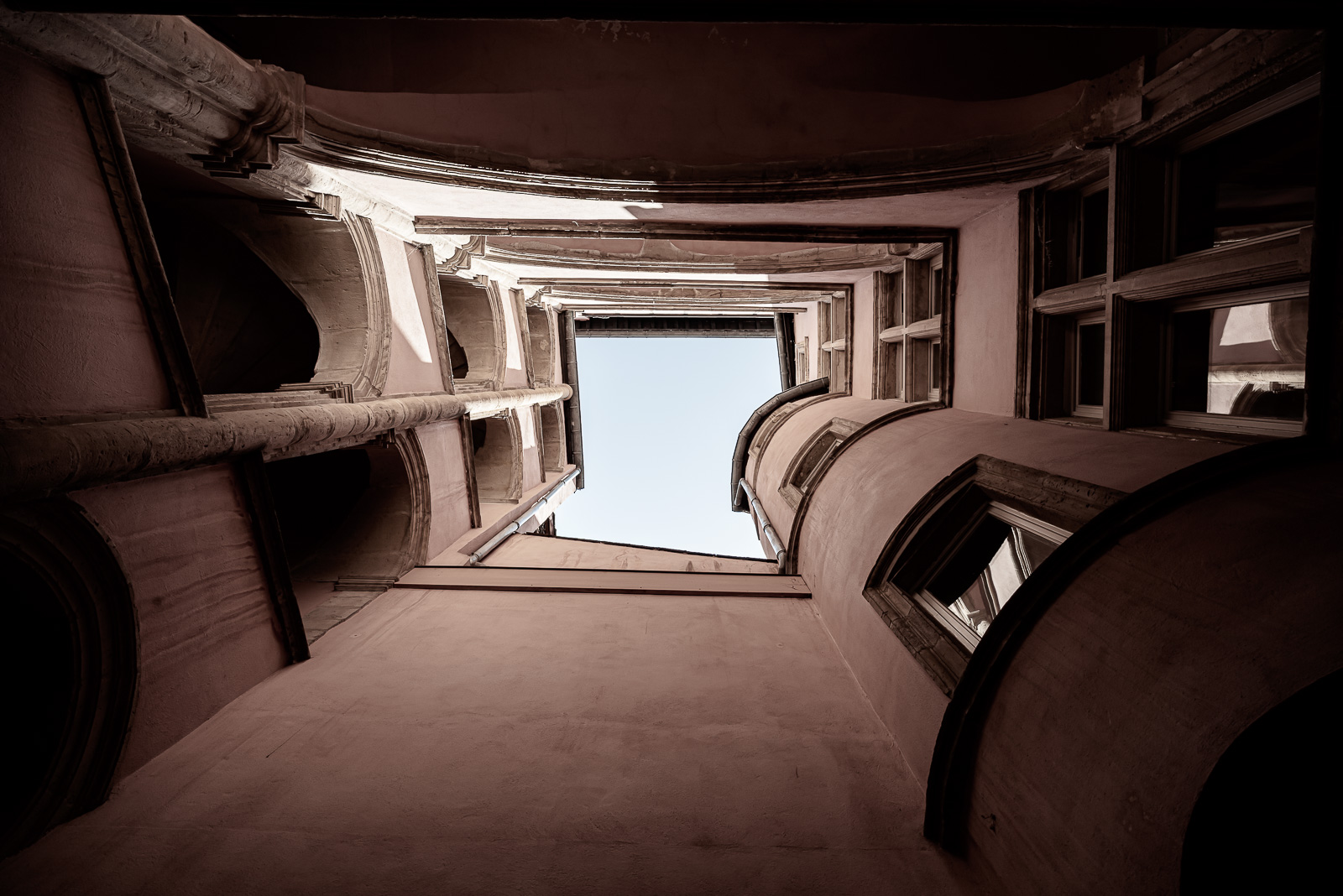 Traboule 27 Saint Jean 6 Rue Des Trois Maries